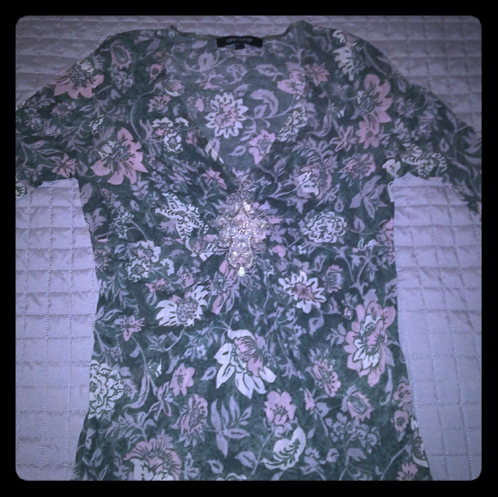 Half sleeve length floral print top